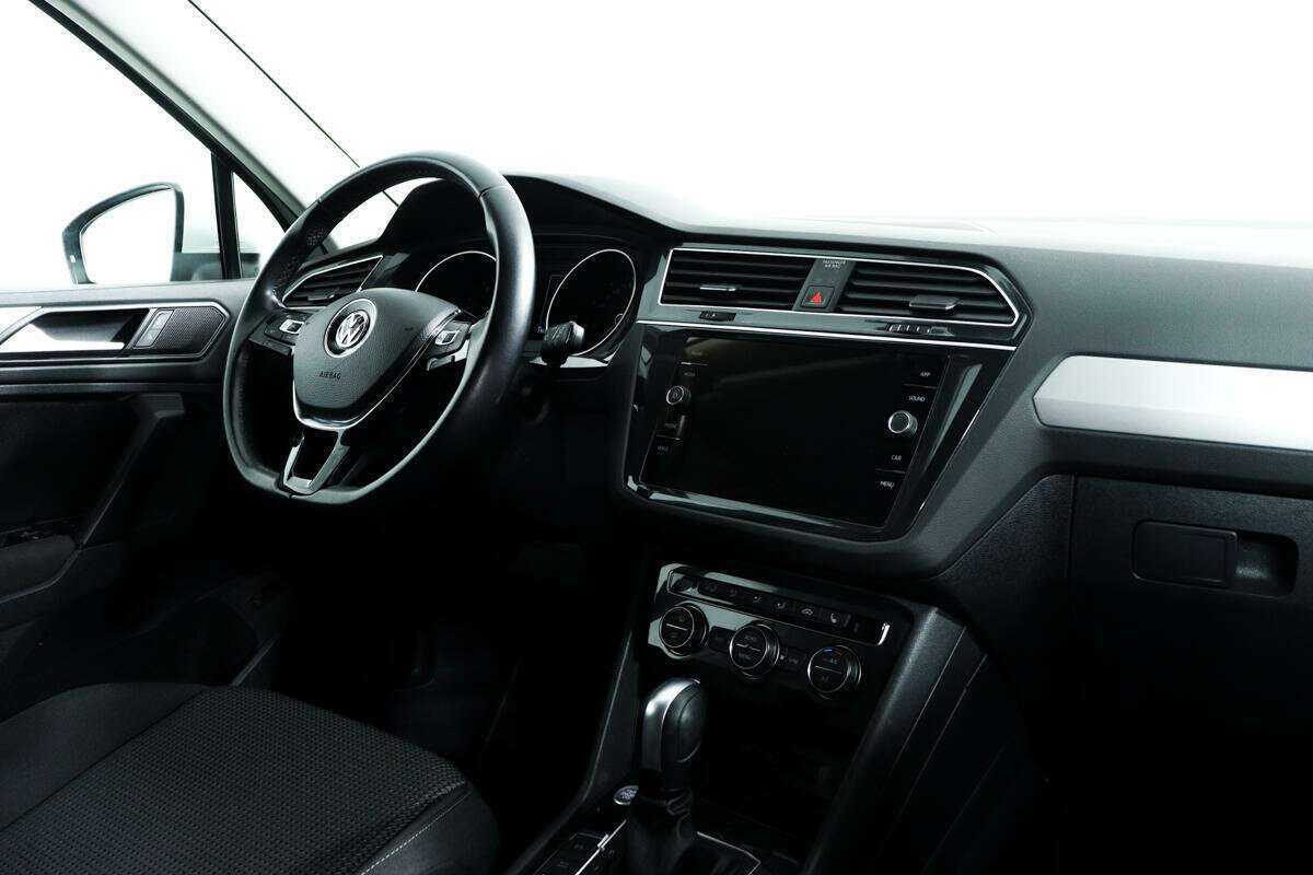 Купить Volkswagen Tiguan с пробегом. Фото: #8