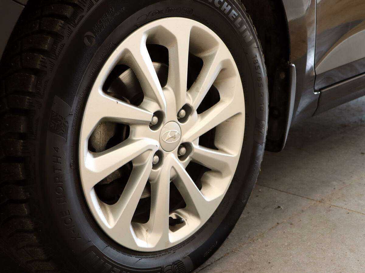 Купить Hyundai Solaris с пробегом. Фото: #19