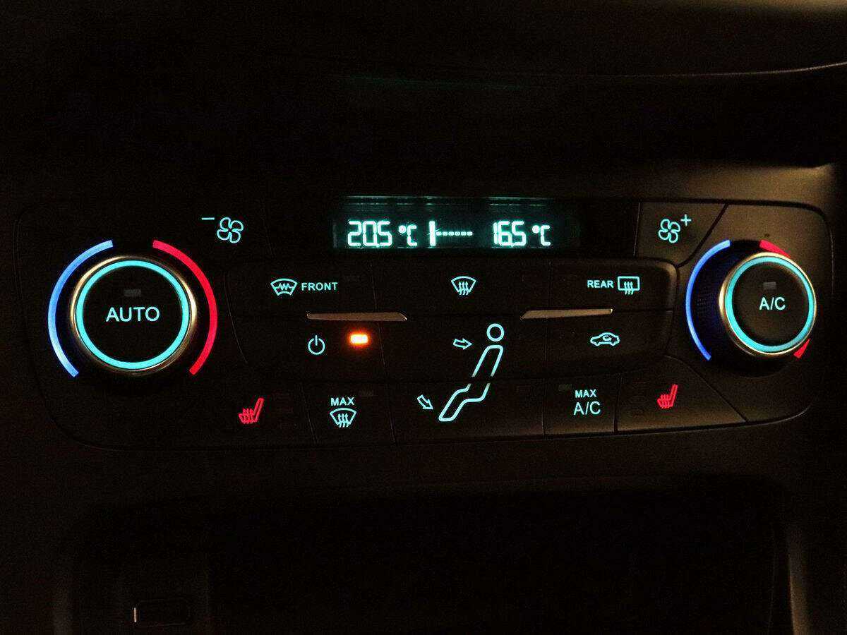 Купить Ford Focus с пробегом. Фото: #16