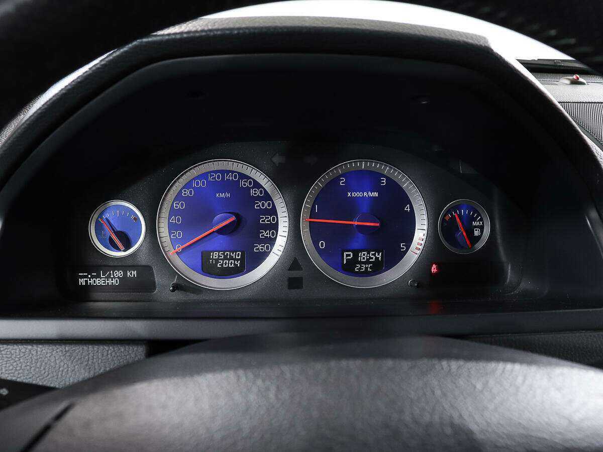 Купить Volvo XC90 с пробегом. Фото: #10