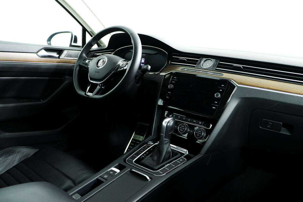 Купить Volkswagen Passat с пробегом. Фото: #7