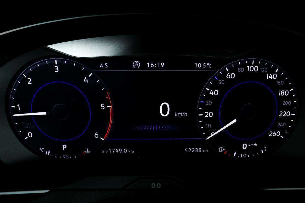 Купить Volkswagen Passat с пробегом. Фото: #8