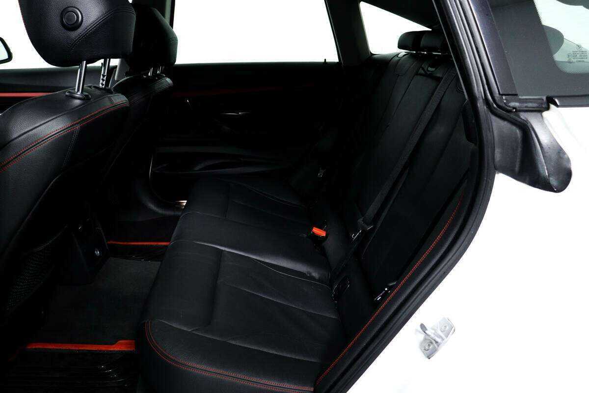 Купить BMW 3 серии с пробегом. Фото: #11