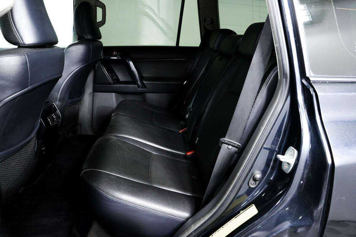 Купить Toyota Land Cruiser Prado с пробегом. Фото: #9