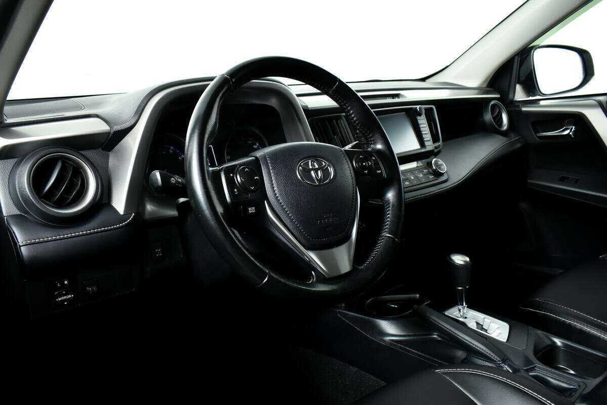 Купить Toyota RAV4 с пробегом. Фото: #12
