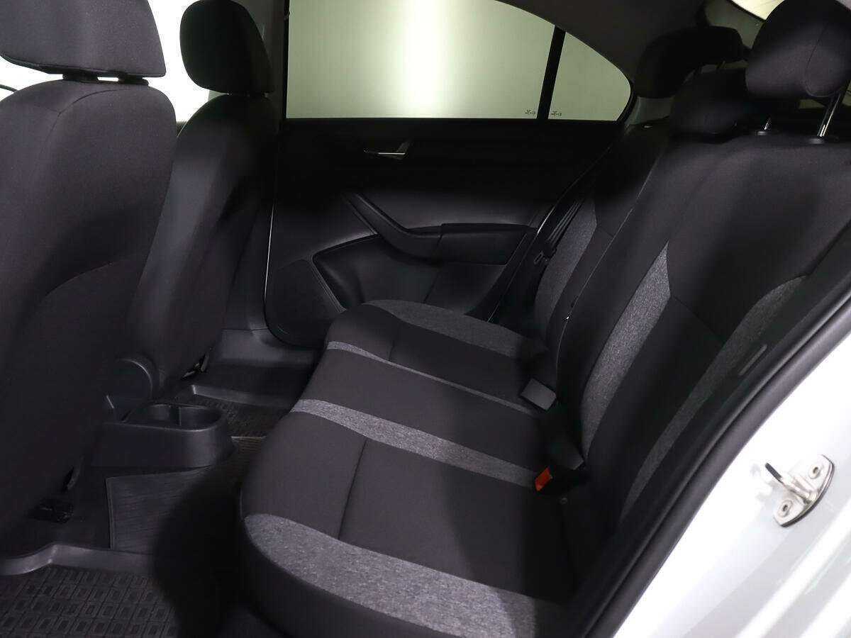 Купить Skoda Rapid с пробегом. Фото: #8