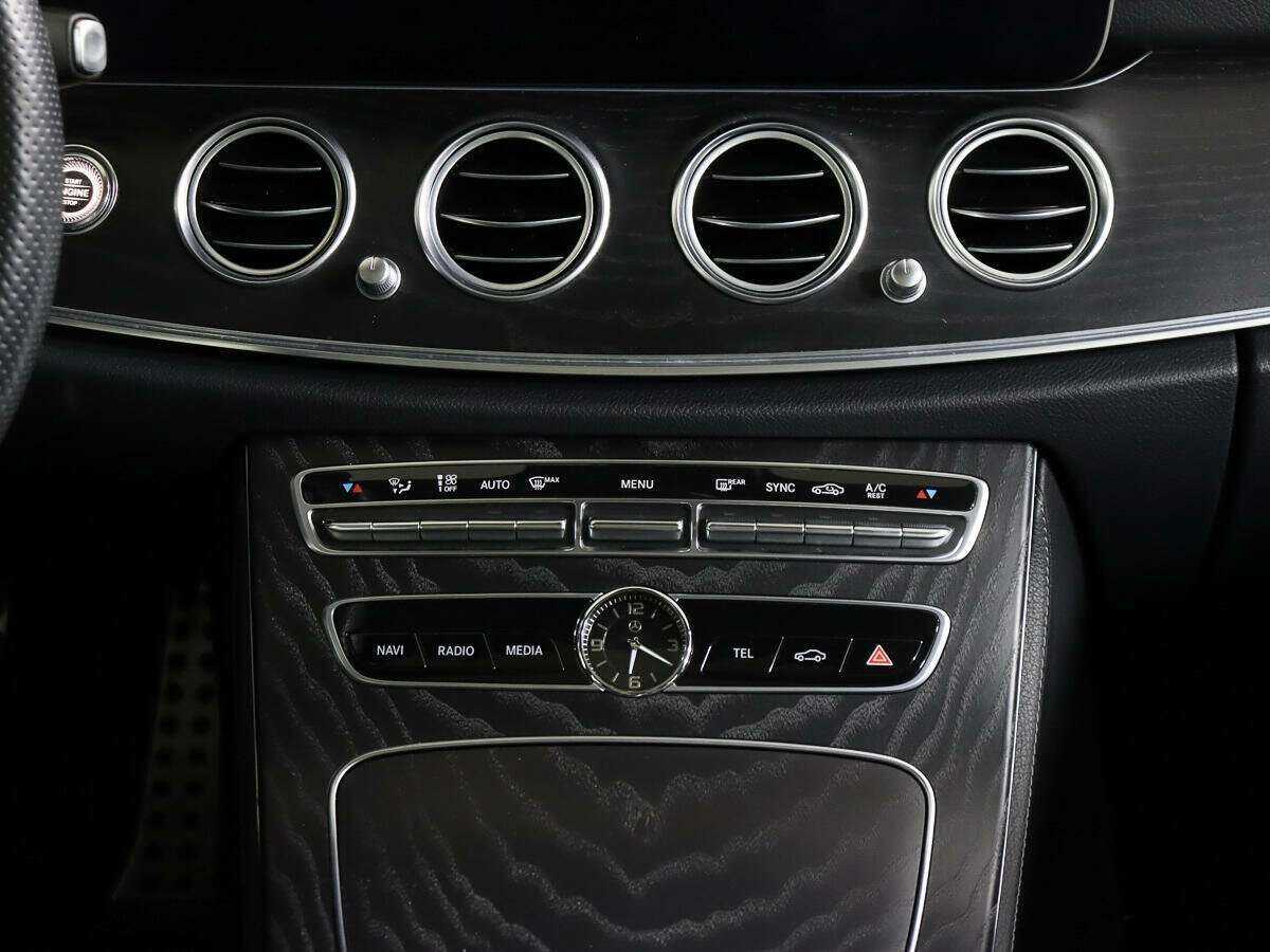 Купить Mercedes-Benz E-Класс с пробегом. Фото: #12