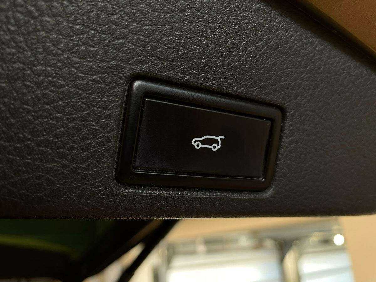 Купить Volkswagen Touareg с пробегом. Фото: #9