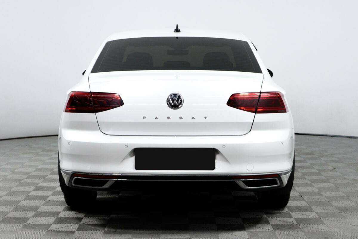 Купить Volkswagen Passat с пробегом. Фото: #5