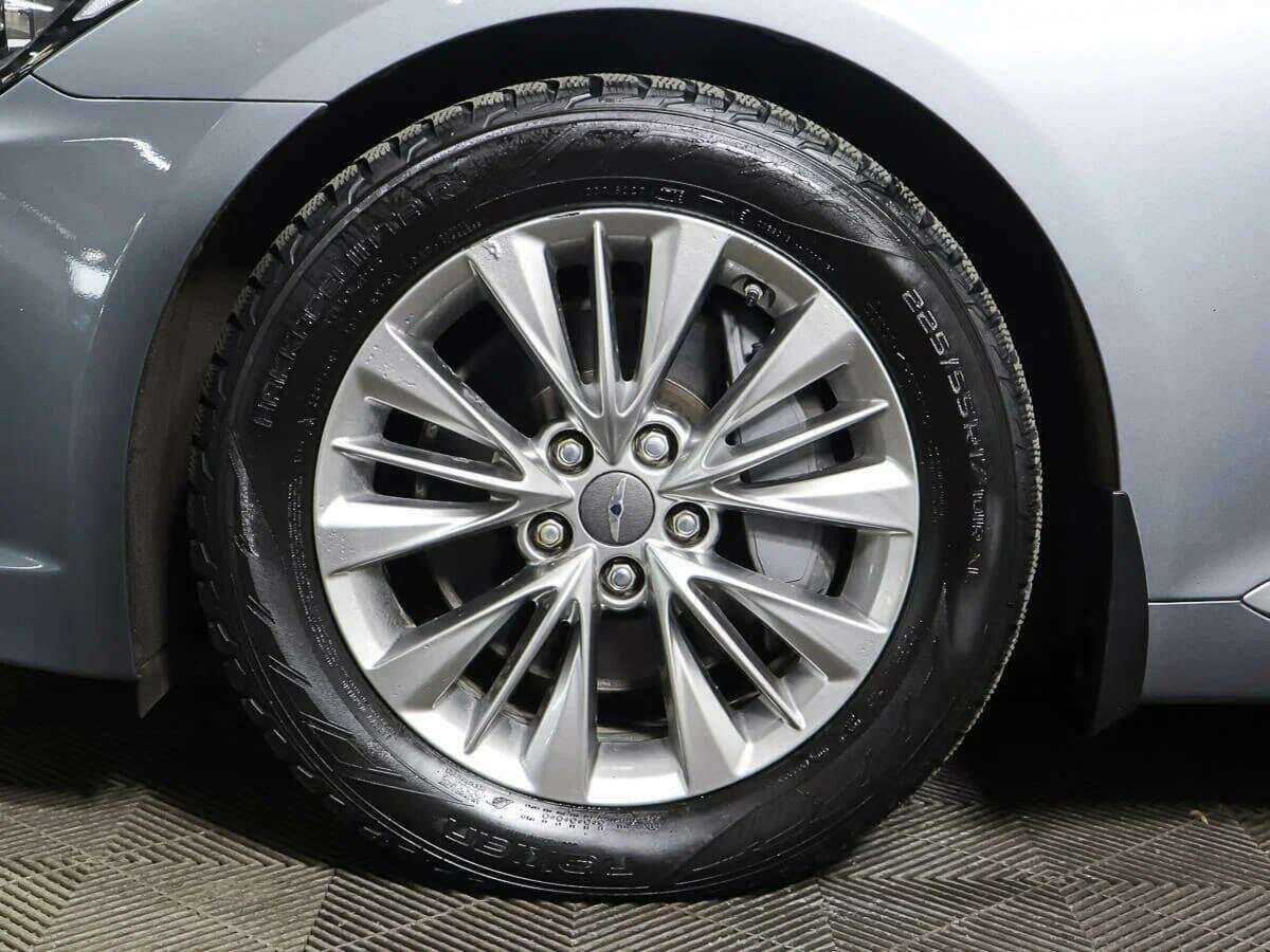 Купить Hyundai Genesis с пробегом. Фото: #14