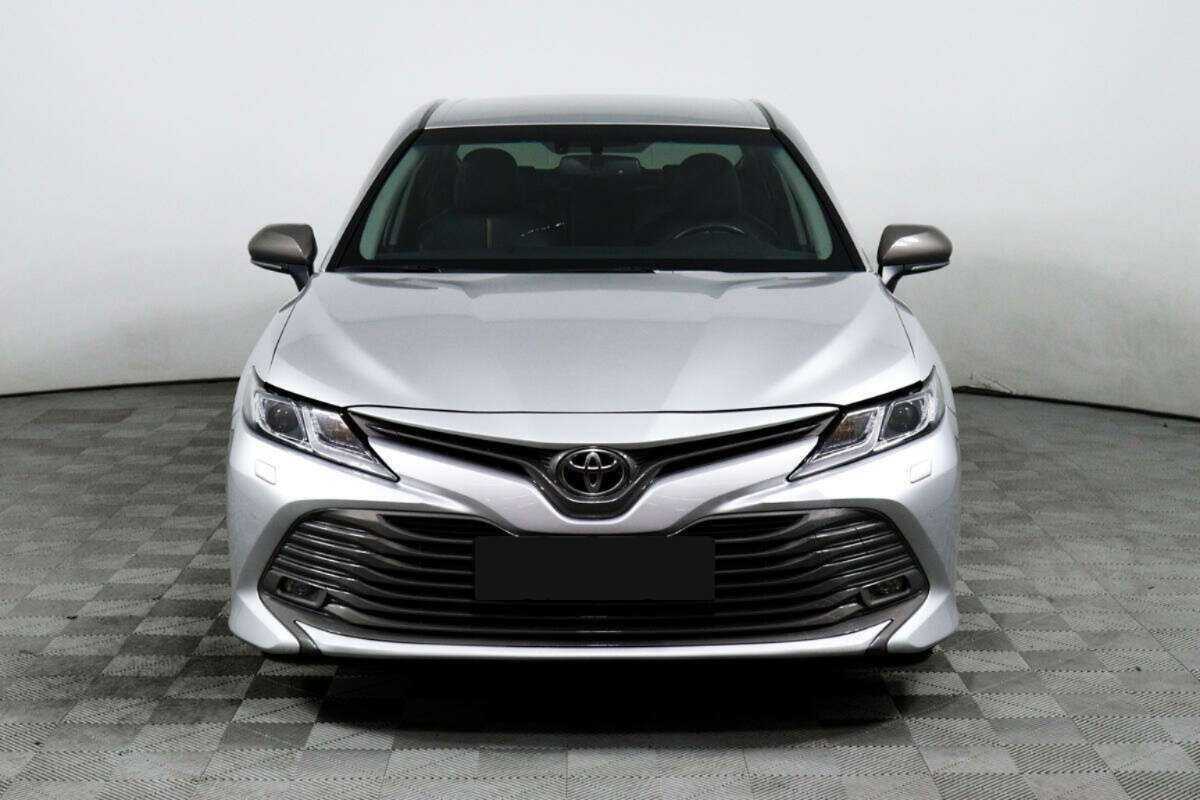 Купить Toyota Camry с пробегом. Фото: #1