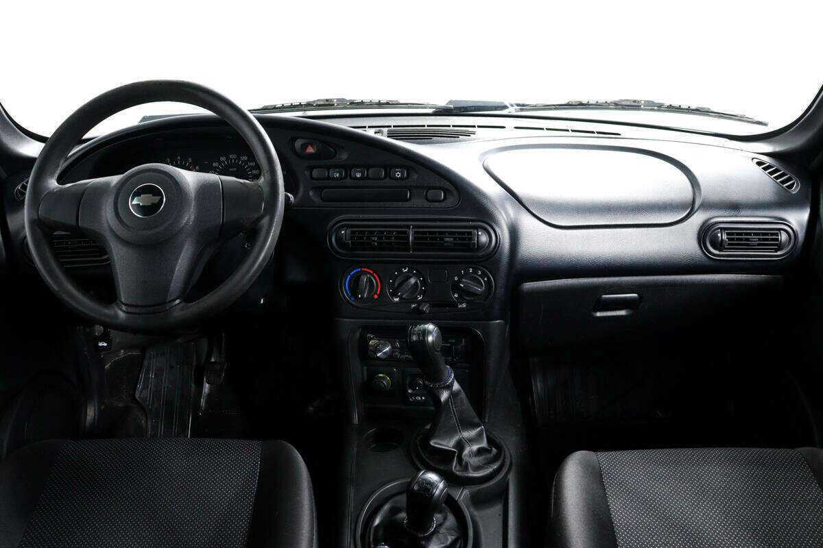 Купить Chevrolet Niva с пробегом. Фото: #10