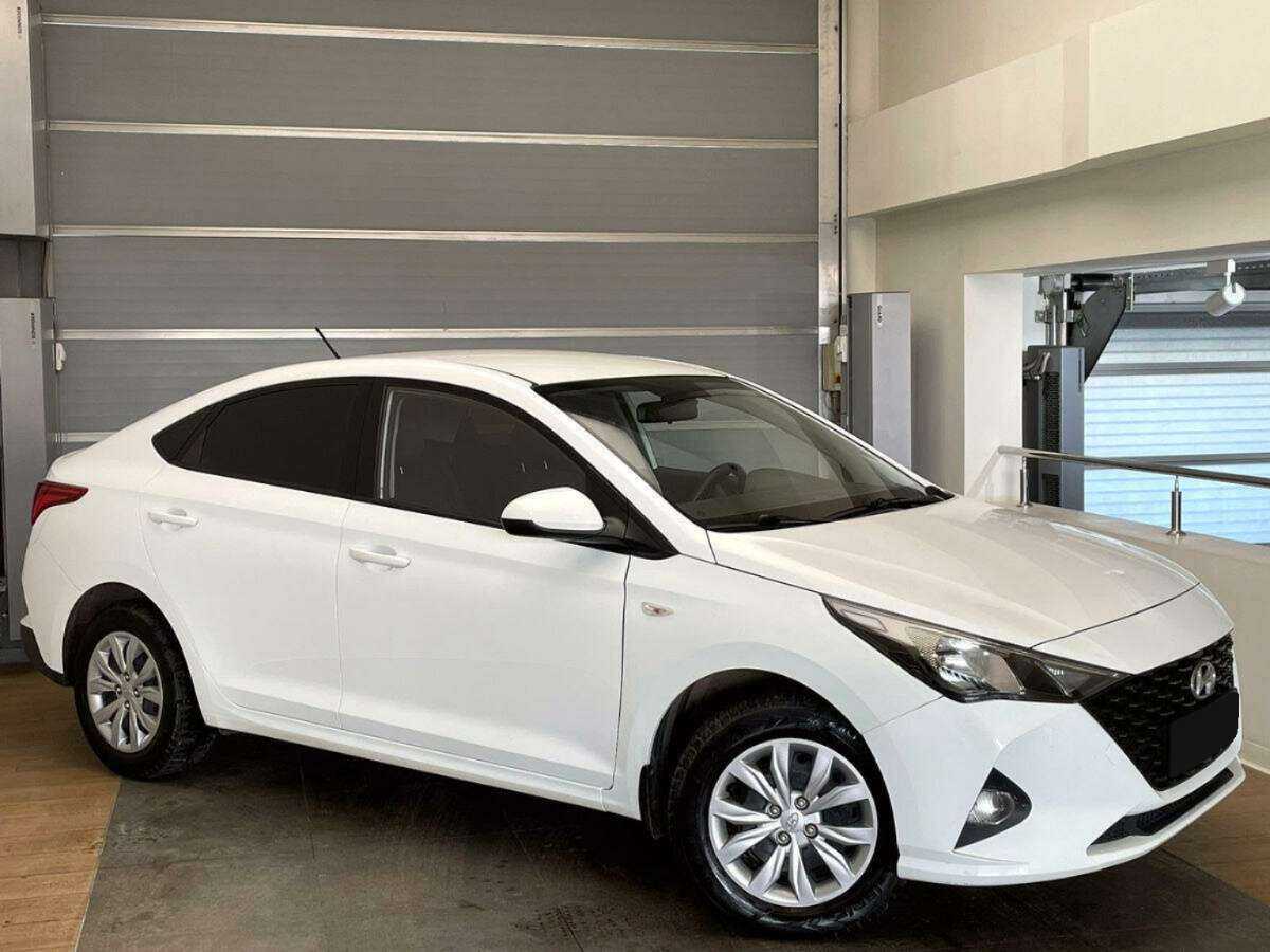 Купить Hyundai Solaris с пробегом. Фото: #2