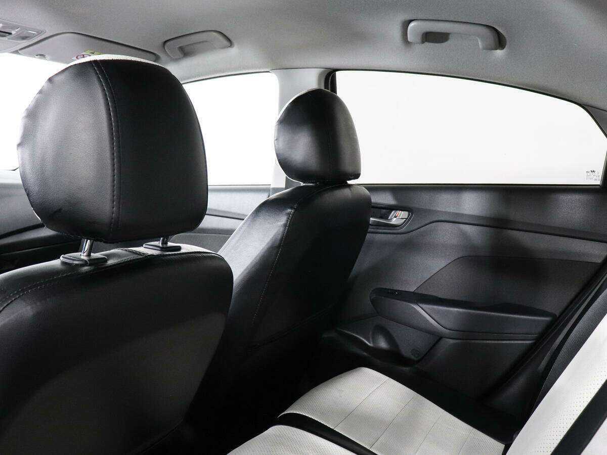 Купить Hyundai Solaris с пробегом. Фото: #11