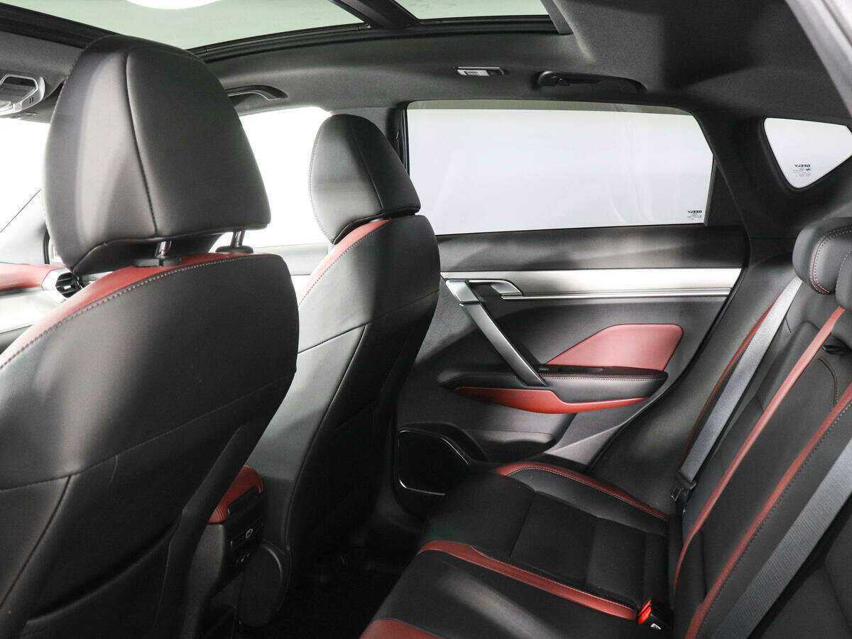 Купить Geely Coolray с пробегом. Фото: #10