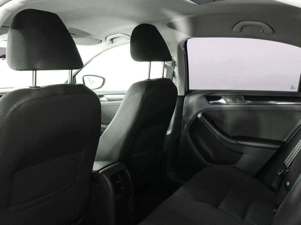 Купить Volkswagen Jetta с пробегом. Фото: #11
