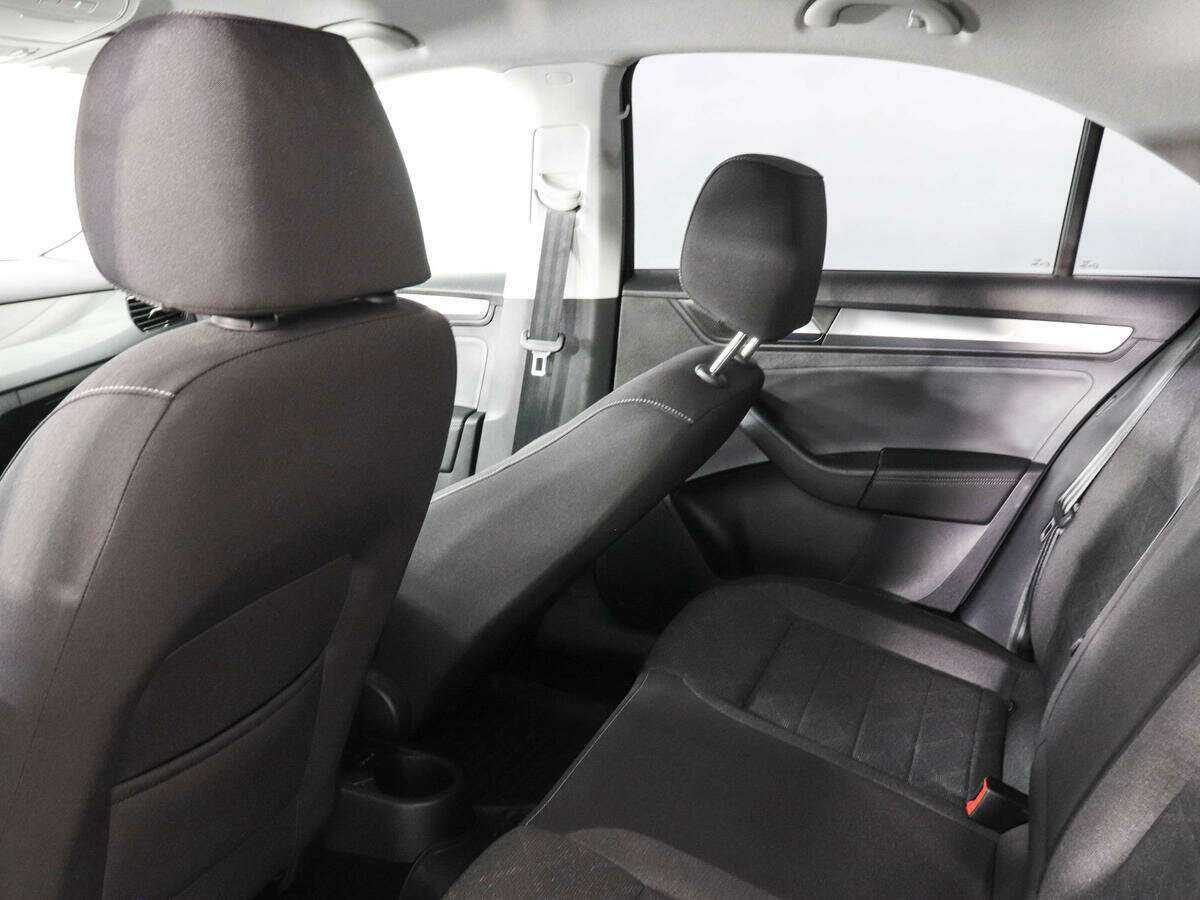 Купить Volkswagen Polo с пробегом. Фото: #11