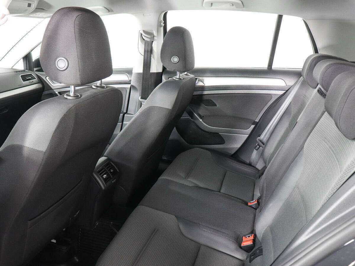 Купить Volkswagen Golf с пробегом. Фото: #11