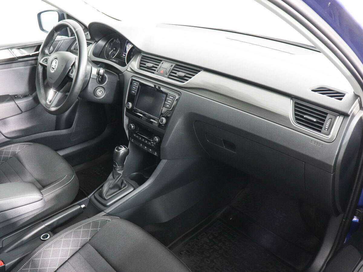 Купить Skoda Rapid с пробегом. Фото: #9