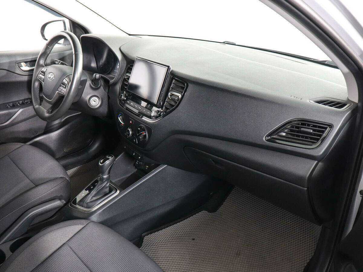 Купить Hyundai Solaris с пробегом. Фото: #9