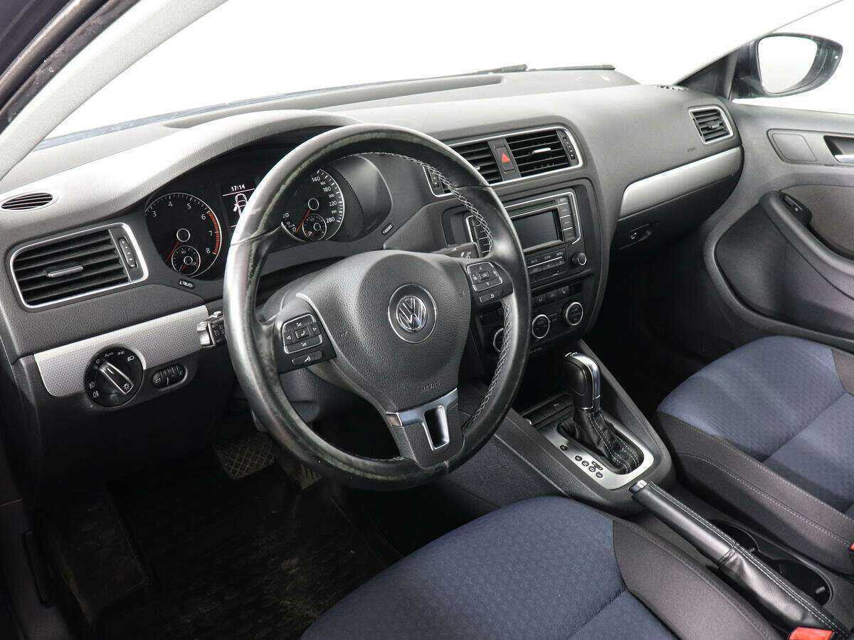 Купить Volkswagen Jetta с пробегом. Фото: #7