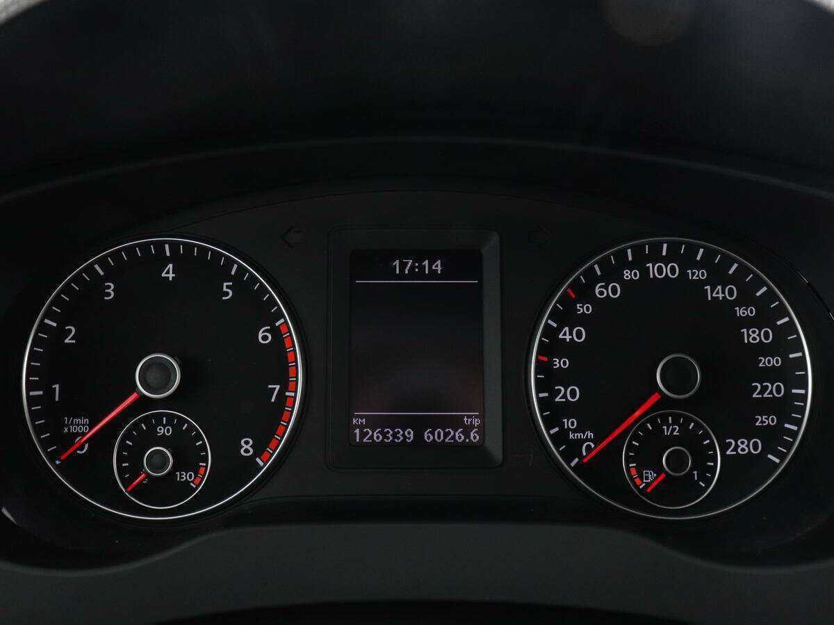 Купить Volkswagen Jetta с пробегом. Фото: #9