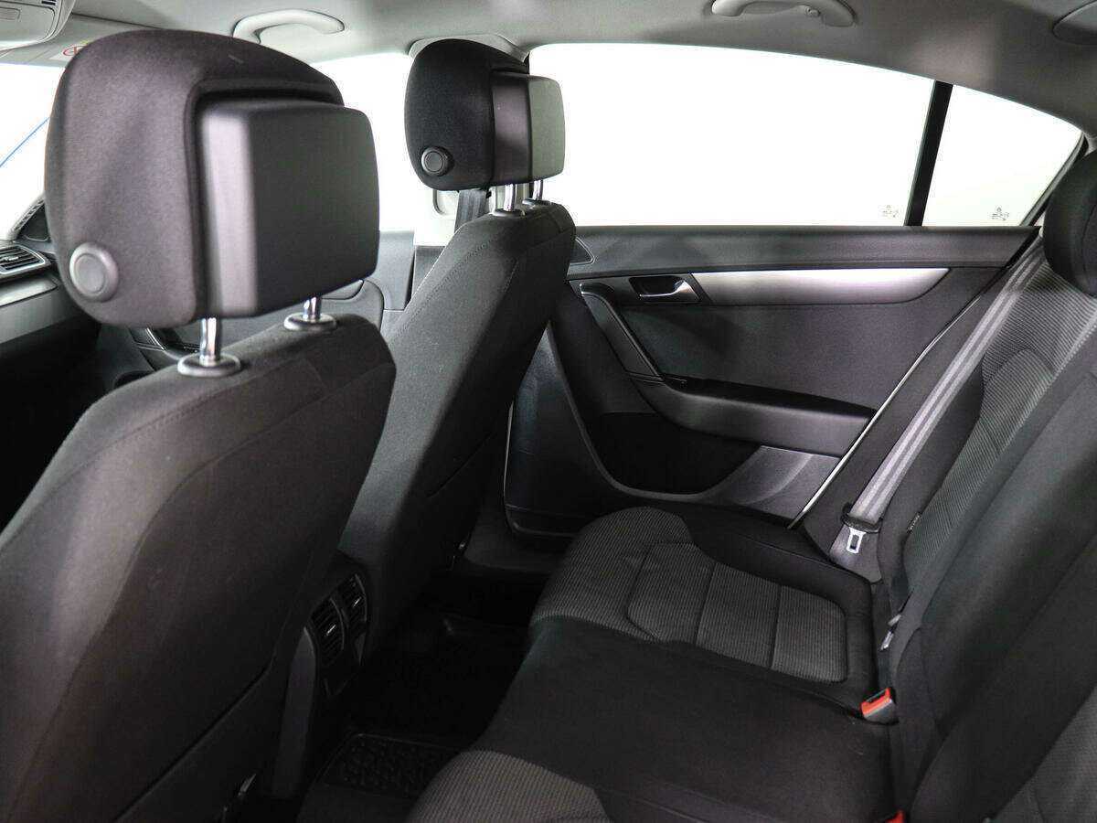 Купить Volkswagen Passat с пробегом. Фото: #11