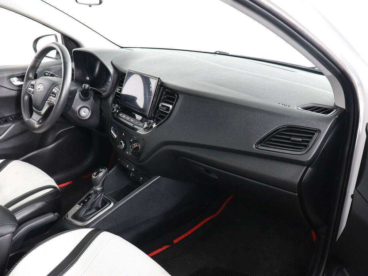 Купить Hyundai Solaris с пробегом. Фото: #8