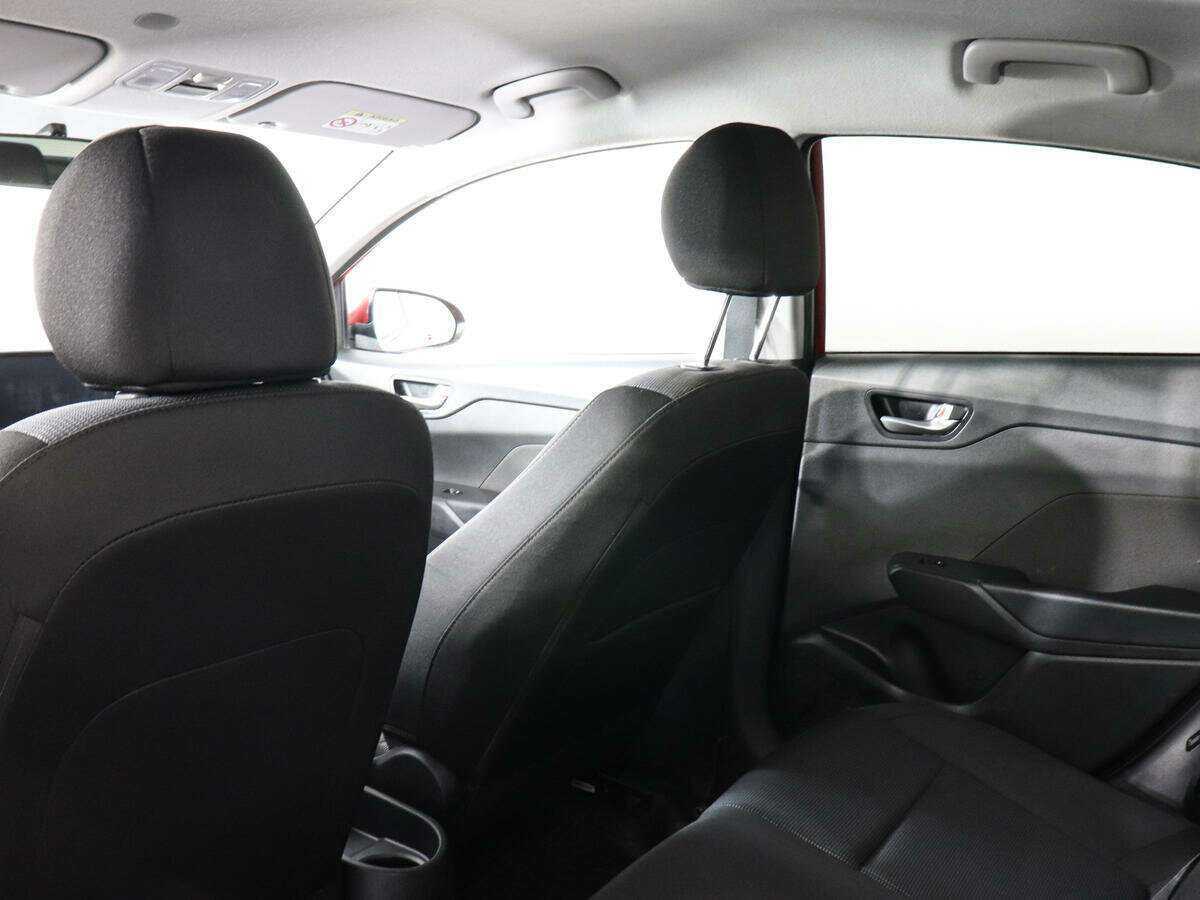 Купить Hyundai Solaris с пробегом. Фото: #11