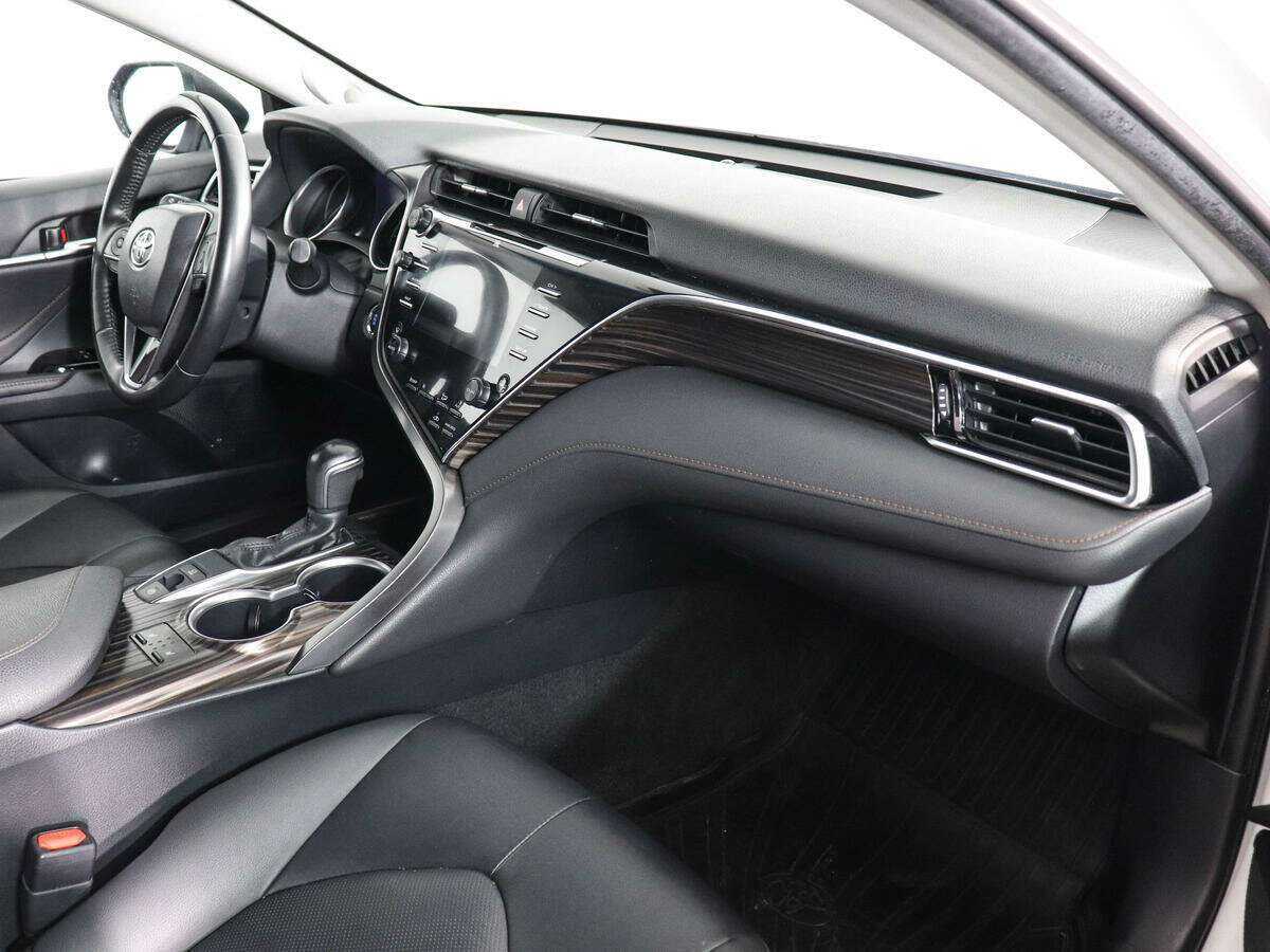Купить Toyota Camry с пробегом. Фото: #8