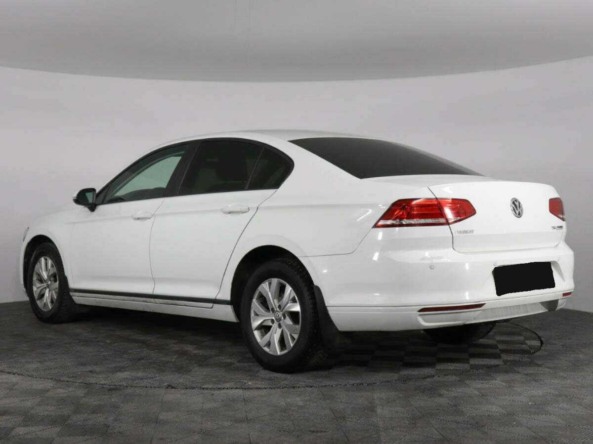 Купить Volkswagen Passat с пробегом. Фото: #6