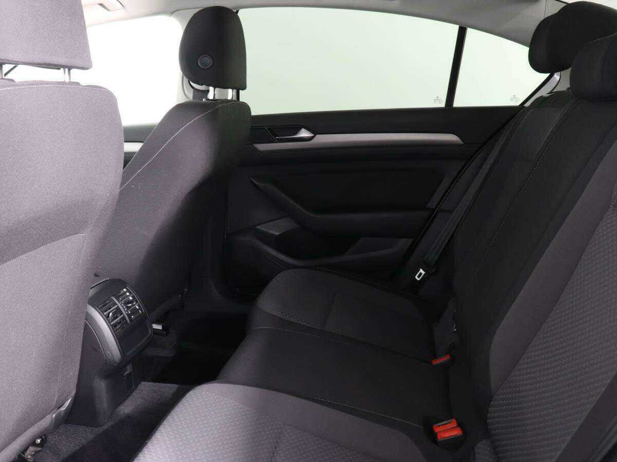 Купить Volkswagen Passat с пробегом. Фото: #12
