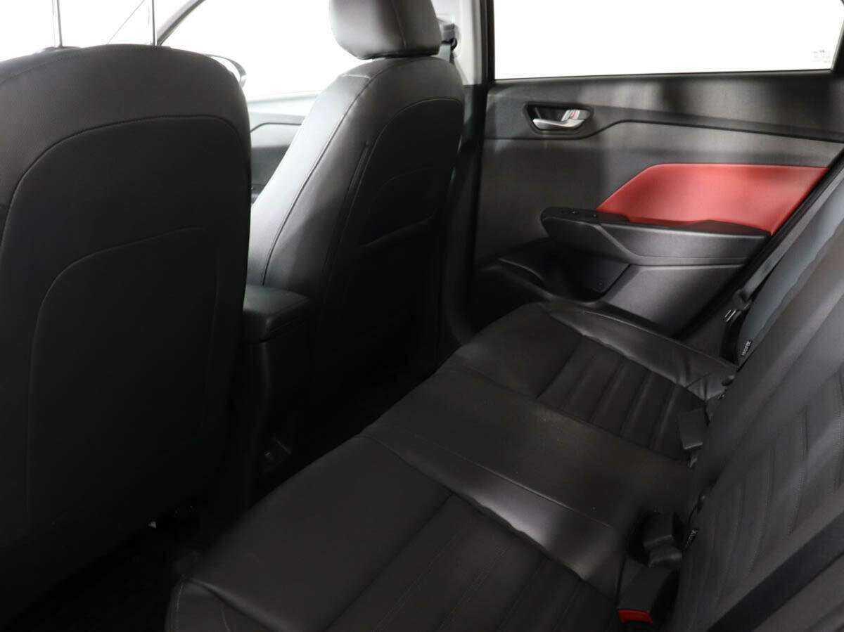 Купить Hyundai Solaris с пробегом. Фото: #10