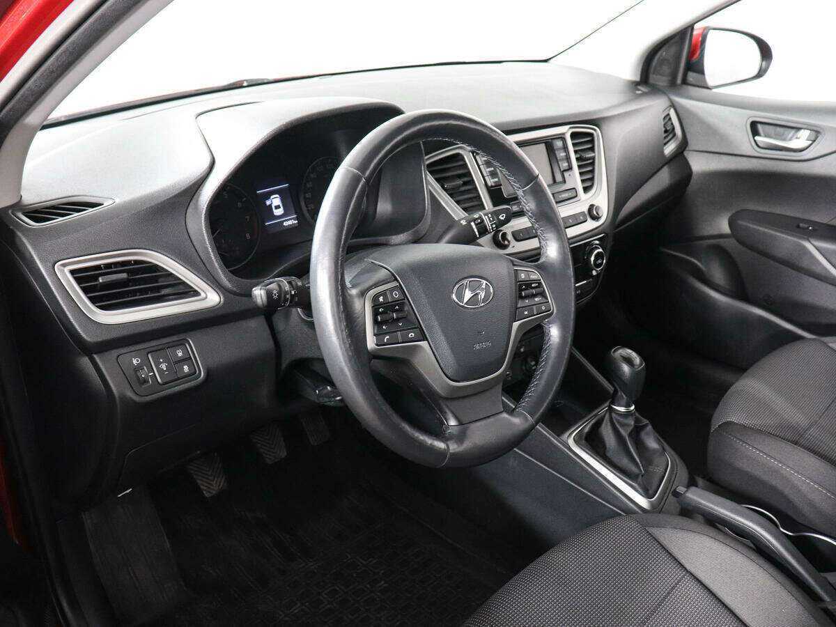 Купить Hyundai Solaris с пробегом. Фото: #4