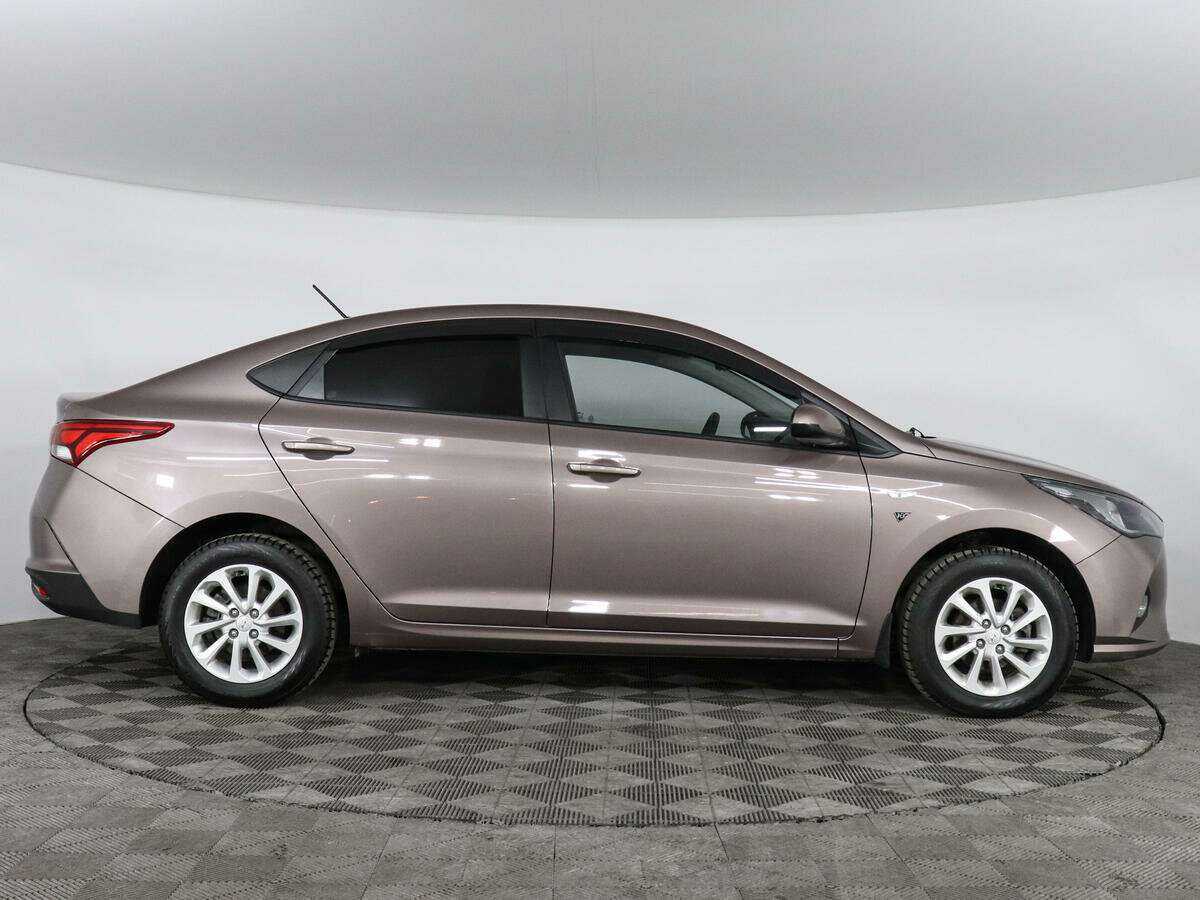 Купить Hyundai Solaris с пробегом. Фото: #3