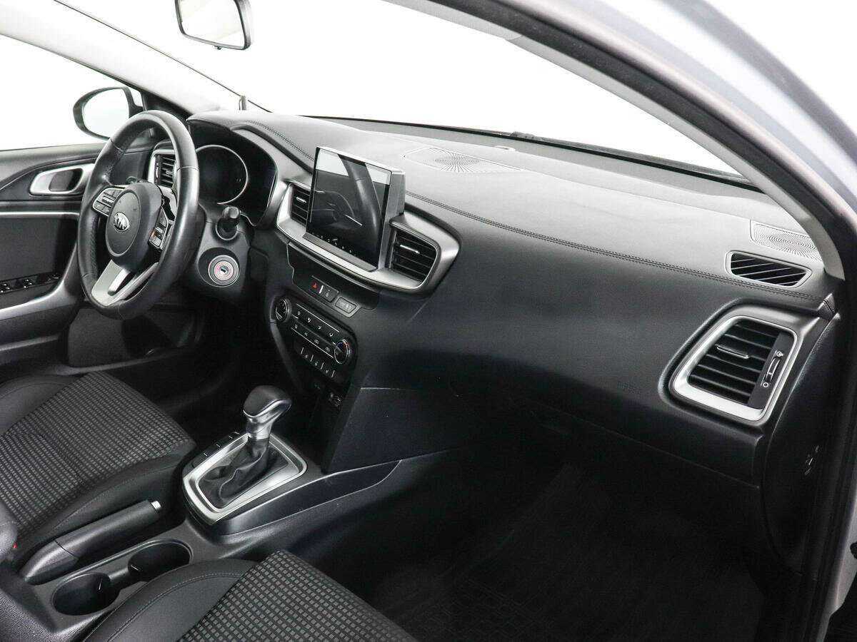 Купить Kia Ceed с пробегом. Фото: #8