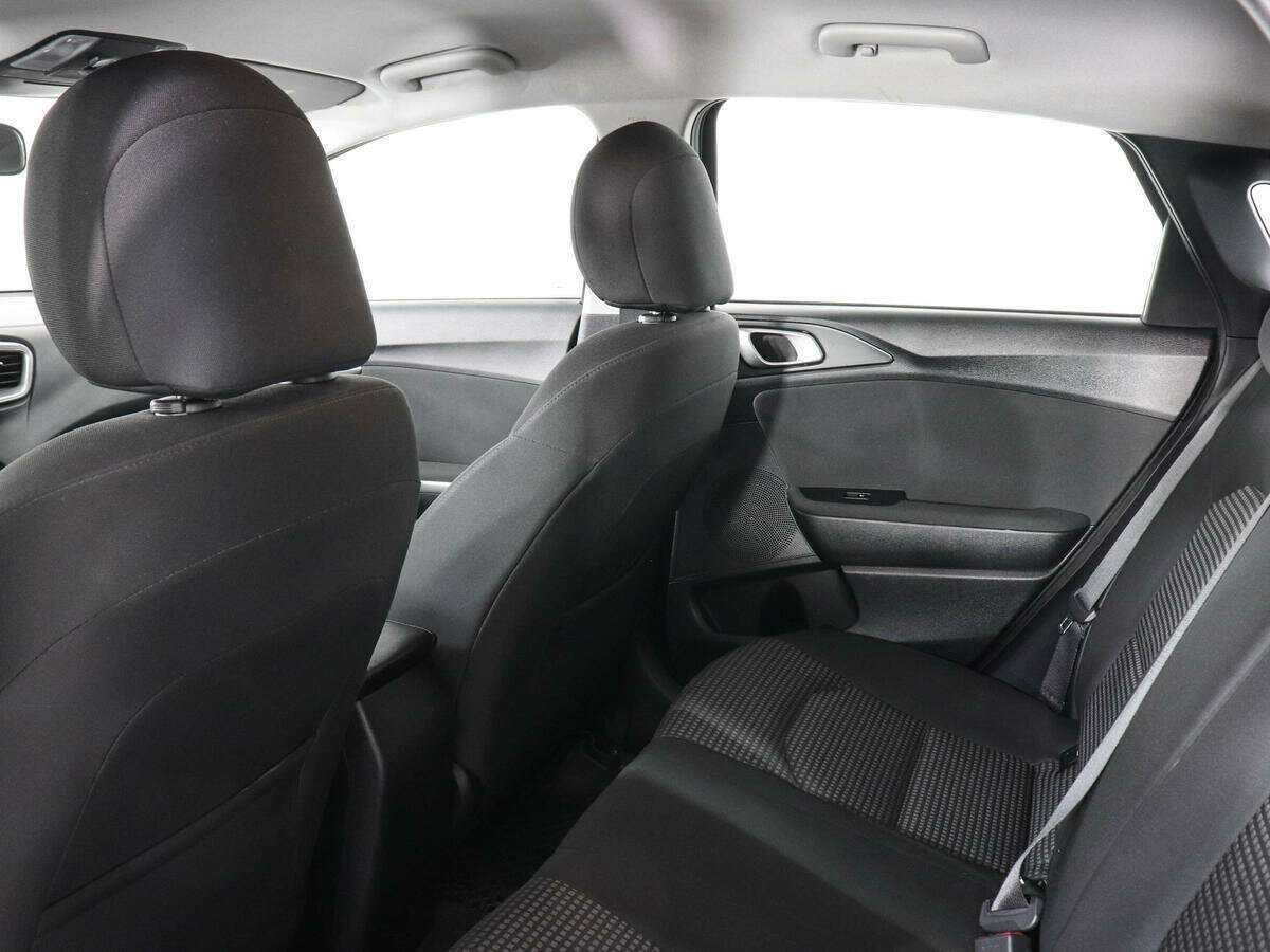 Купить Kia Ceed с пробегом. Фото: #10