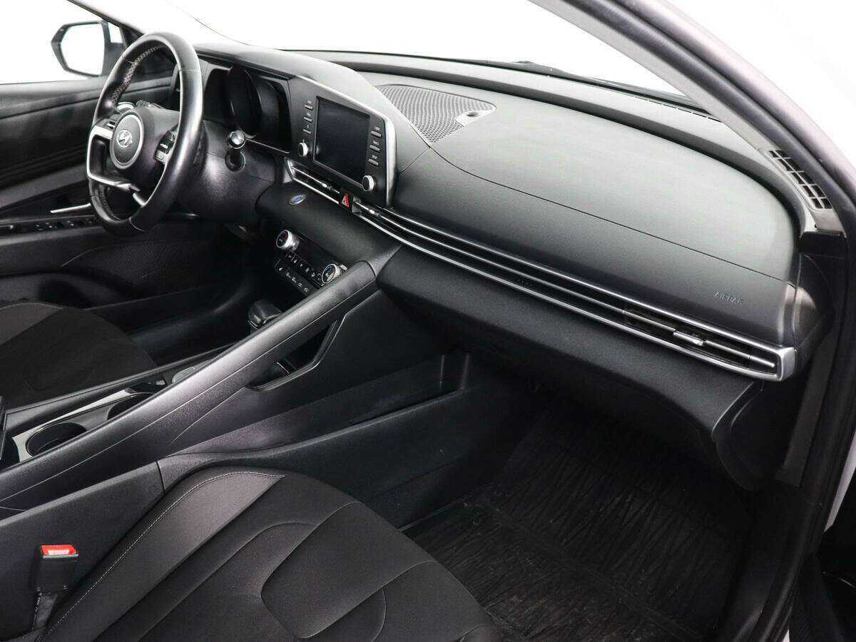 Купить Hyundai Elantra с пробегом. Фото: #9