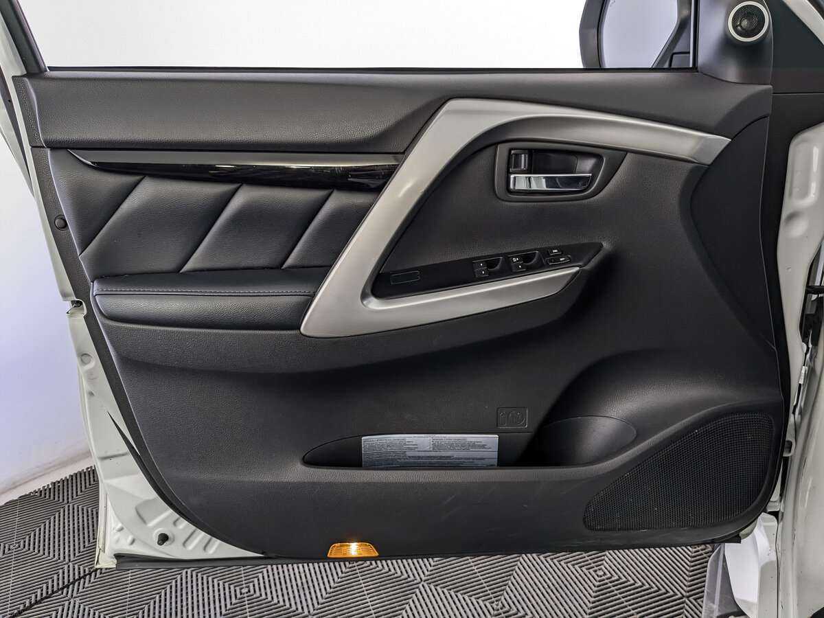 Купить Mitsubishi Pajero Sport с пробегом. Фото: #14