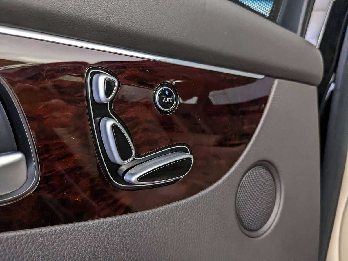 Купить Hyundai Equus с пробегом. Фото: #20