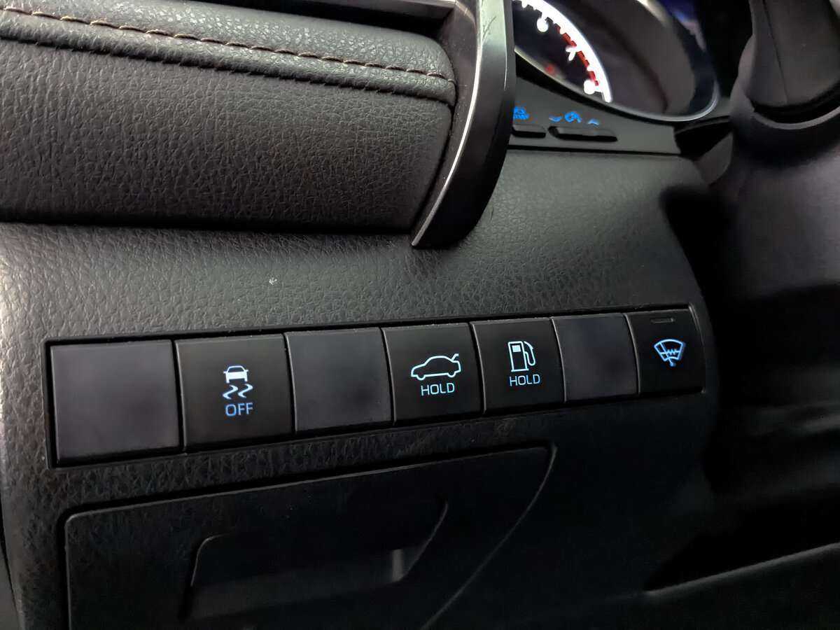 Купить Toyota Camry с пробегом. Фото: #21