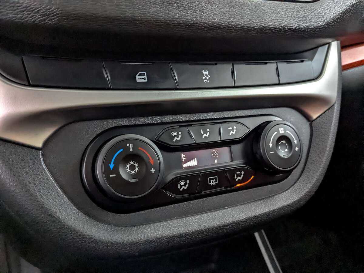 Купить Lada (ВАЗ) Vesta с пробегом. Фото: #14