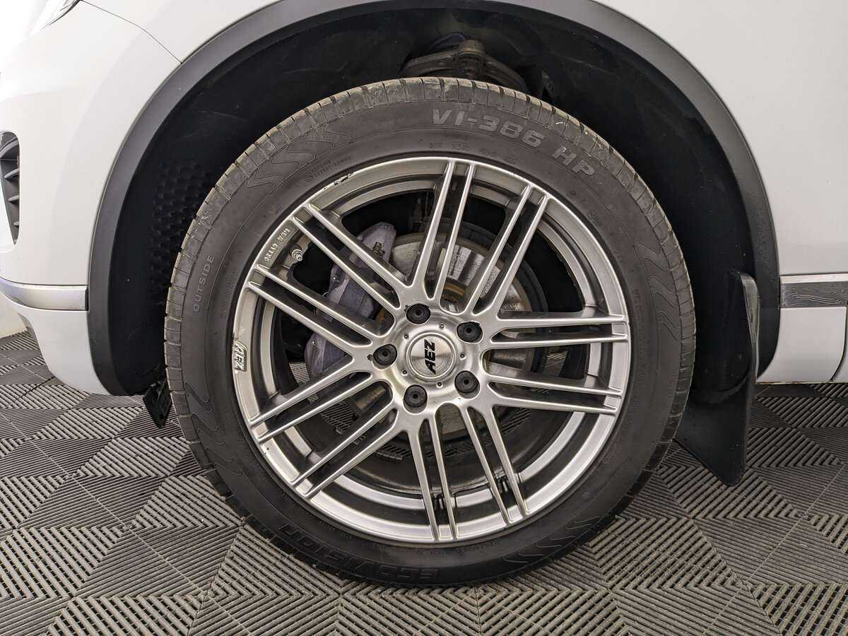 Купить Volkswagen Touareg с пробегом. Фото: #11