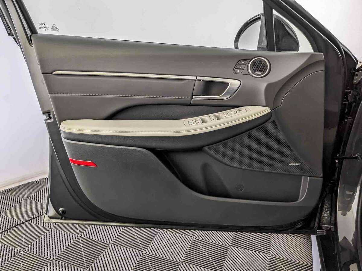 Купить Hyundai Sonata с пробегом. Фото: #13