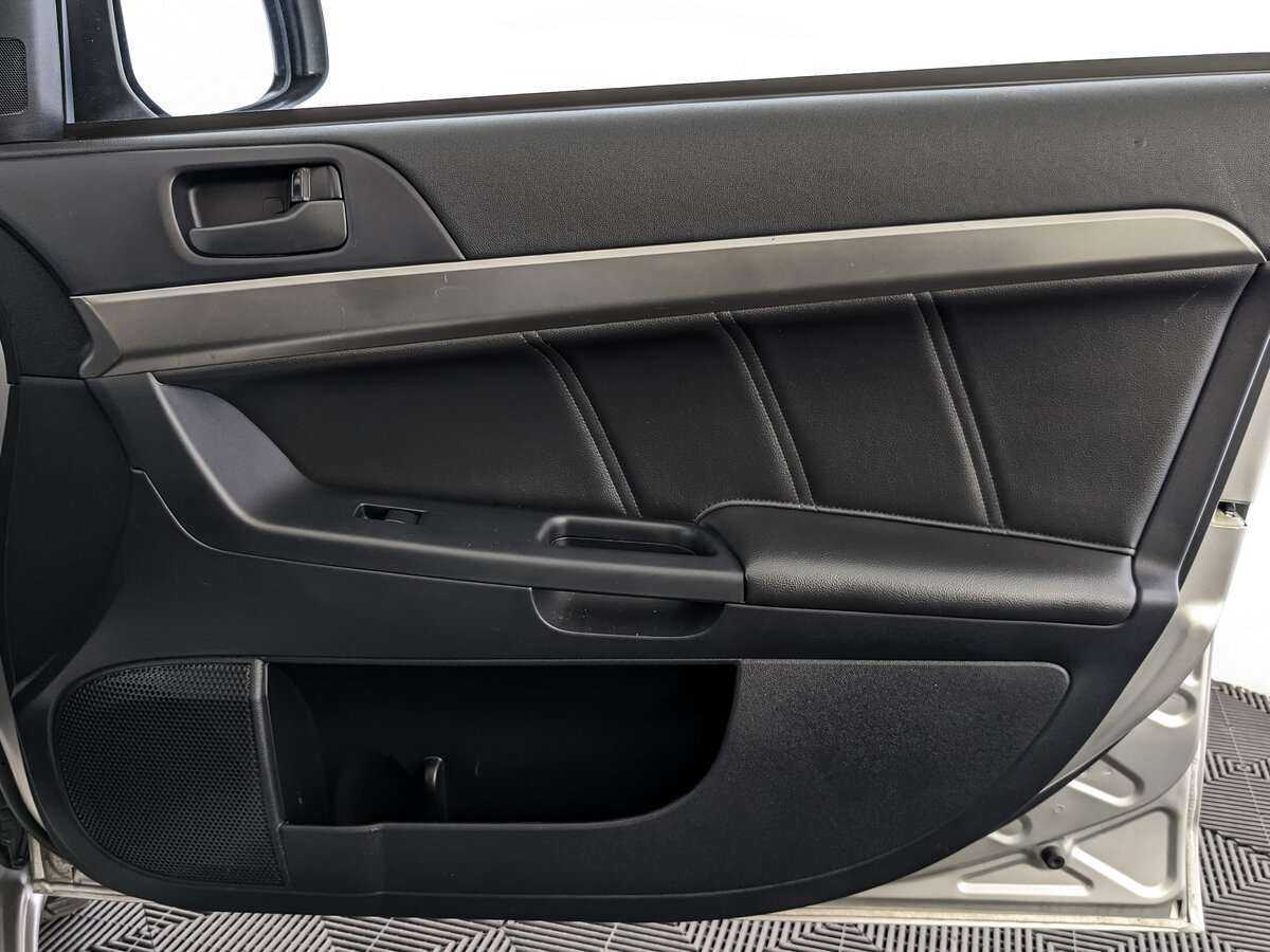 Купить Mitsubishi Lancer с пробегом. Фото: #19