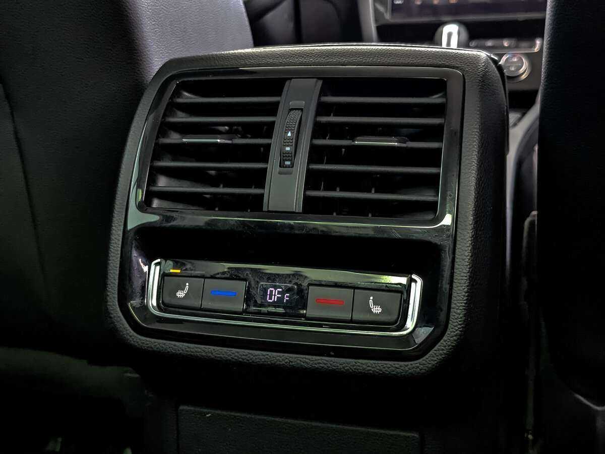 Купить Volkswagen Passat с пробегом. Фото: #21