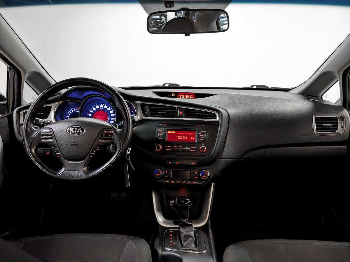Купить Kia Ceed с пробегом. Фото: #12