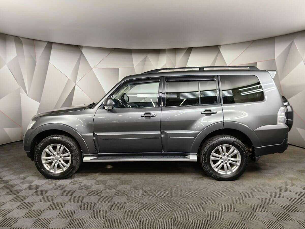 Купить Mitsubishi Pajero с пробегом. Фото: #4