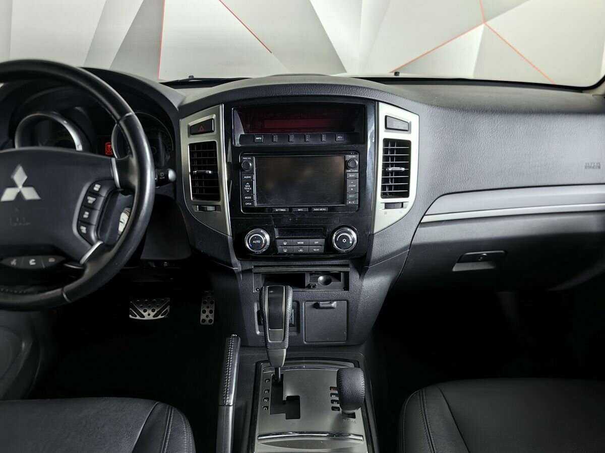 Купить Mitsubishi Pajero с пробегом. Фото: #10