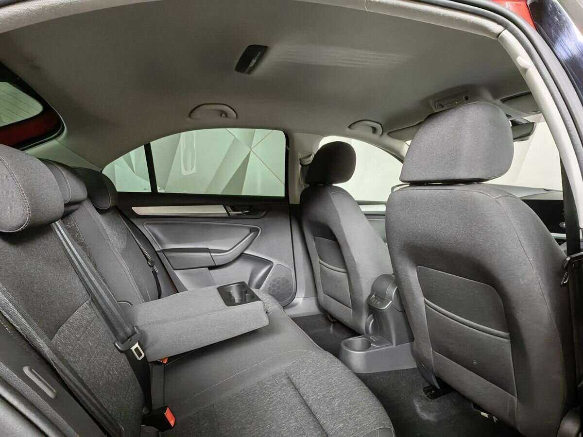 Купить Skoda Rapid с пробегом. Фото: #11